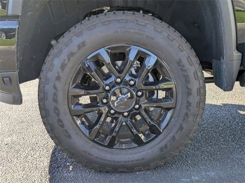 Used 2025 Chevrolet Silverado 2500 High Country w/ Midnight Edition image 13