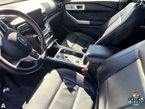 Used 2021 Ford Explorer Limited w/ Equipment Group 301A image 9