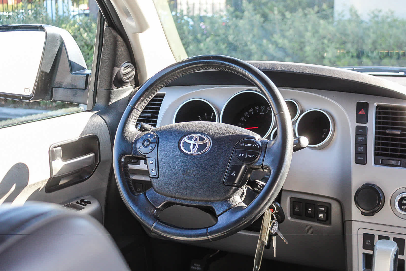 Used 2008 Toyota Sequoia Limited RWD image 19