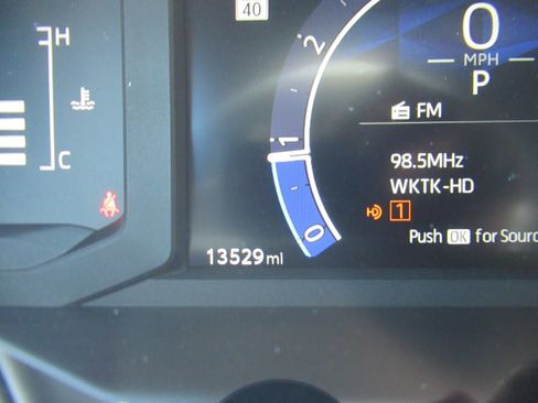 Used 2025 Toyota Tacoma SR w/ Towing Package AWD/4WD image 25
