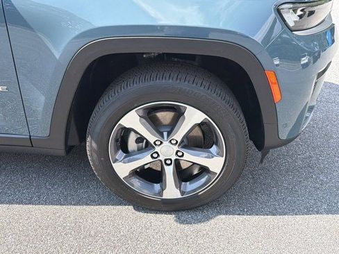 Used 2026 Jeep Grand Cherokee L Limited w/ Luxury Tech Group II AWD/4WD image 17
