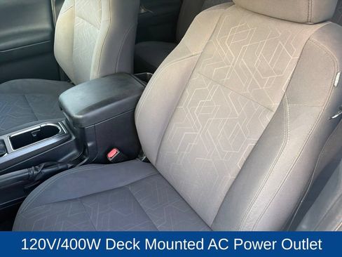 Used 2017 Toyota Tacoma TRD Off-Road AWD/4WD image 12