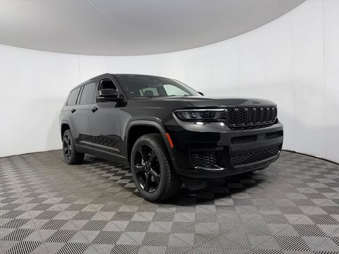 Used 2023 Jeep Grand Cherokee L Laredo AWD/4WD image 5