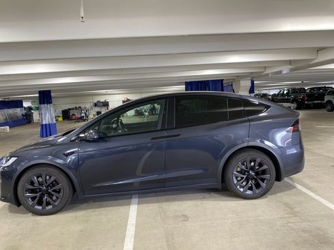 Used 2025 Tesla Model X AWD/4WD image 2