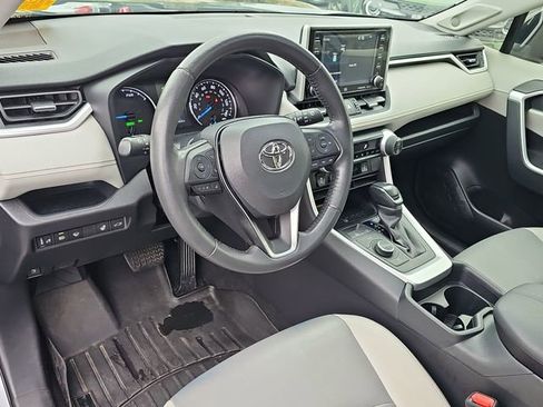 Used 2021 Toyota RAV4 XLE Premium image 16