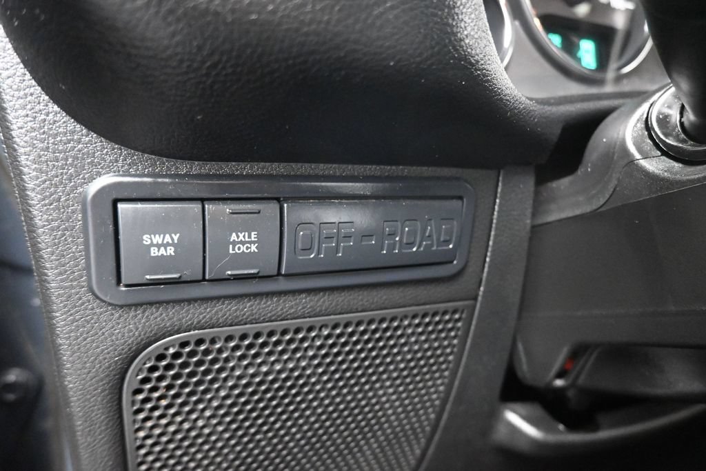 Used 2016 Jeep Wrangler Unlimited Rubicon w/ Connectivity Group AWD/4WD image 22