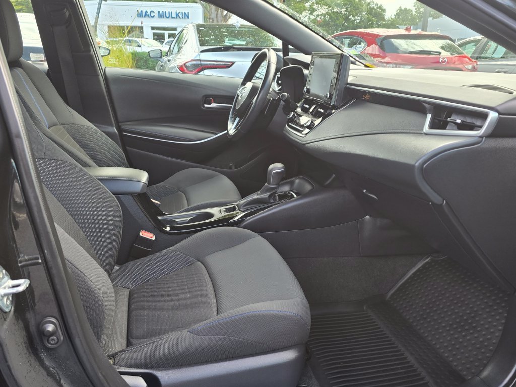 Used 2022 Toyota Corolla SE w/ SE Premium Package FWD image 11