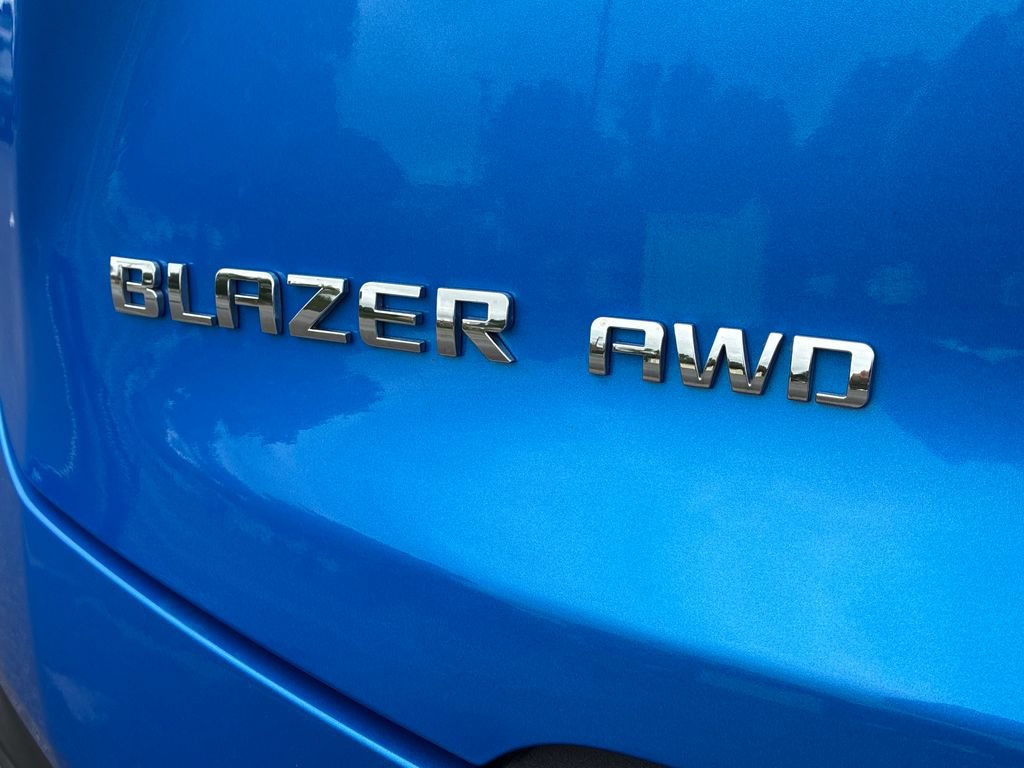 Used 2025 Chevrolet Blazer LT AWD/4WD image 43