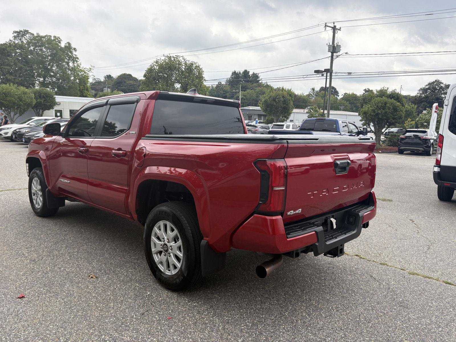 Used 2026 Toyota Tacoma SR5 AWD/4WD image 5