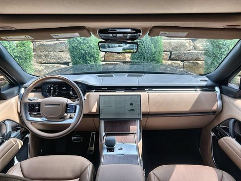 Used 2026 Land Rover Range Rover Long Wheelbase SE AWD/4WD image 12