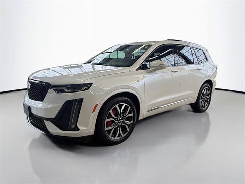 Used 2022 Cadillac XT6 Sport image 3