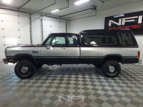 Used 1993 Dodge D/W Truck 250 AWD/4WD image 2