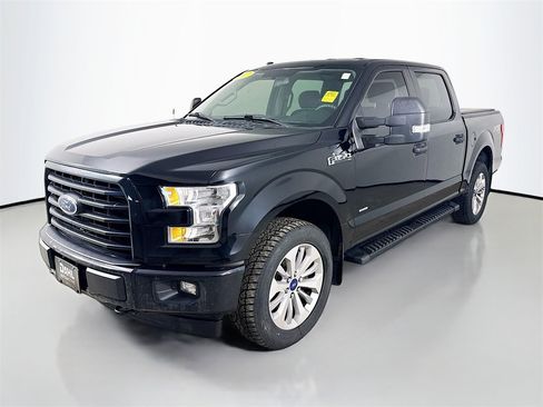 Used 2017 Ford F150 XL w/ Equipment Group 101A Mid image 3