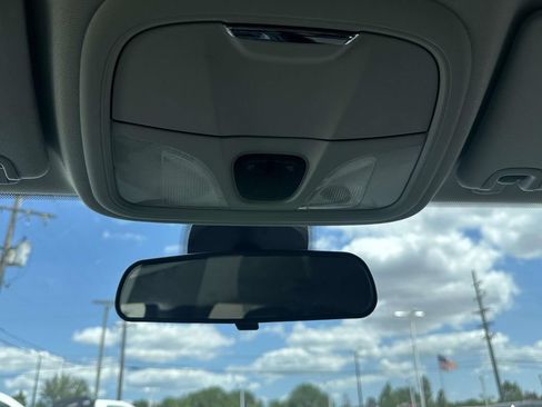Used 2020 Jeep Cherokee Latitude Plus FWD image 29