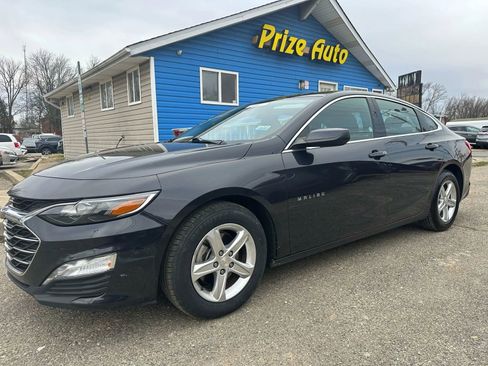 Used 2023 Chevrolet Malibu LT FWD image 2