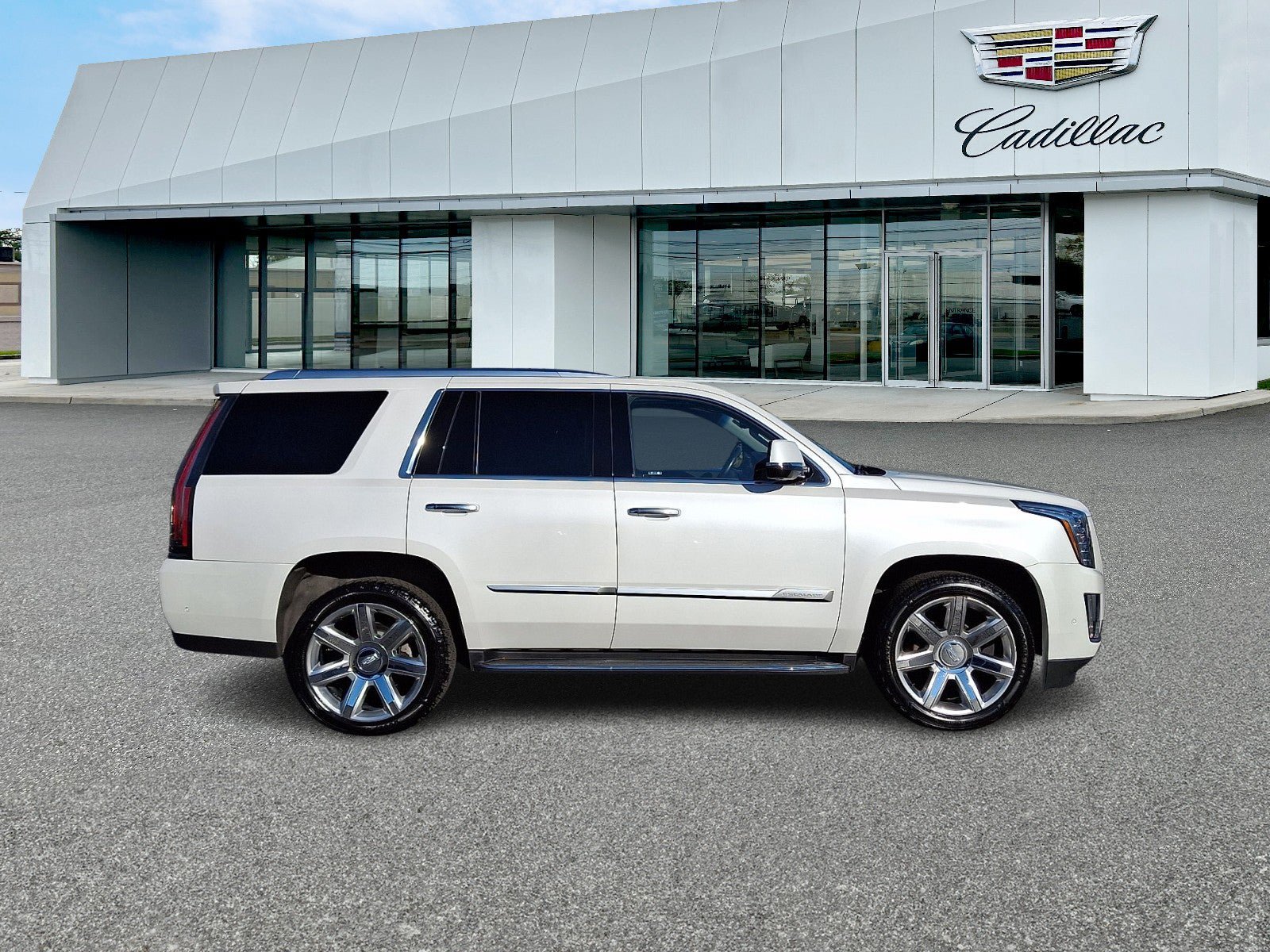 Used 2020 Cadillac Escalade Luxury AWD/4WD image 7