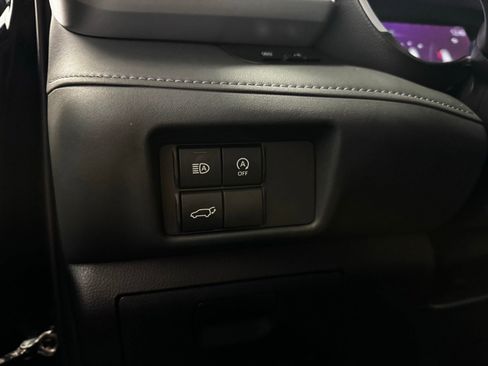 Used 2024 Toyota Highlander XLE AWD/4WD image 26
