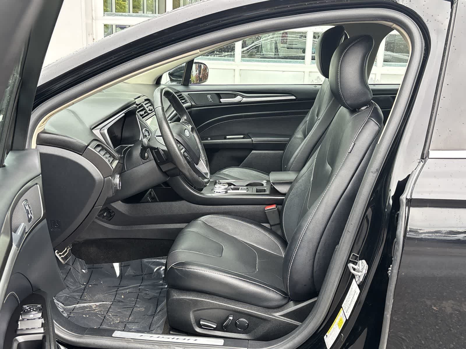 Used 2017 Ford Fusion Titanium FWD image 12