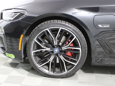 Used 2023 BMW 530e w/ M Sport Package image 41