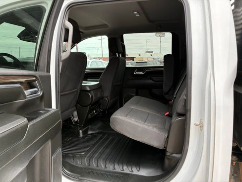 Used 2024 Chevrolet Silverado 2500 LT w/ Convenience Package image 4