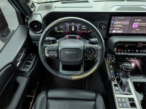 Used 2024 Toyota Land Cruiser image 17