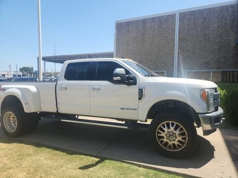 Used 2019 Ford F350 Lariat w/ Lariat Ultimate Package AWD/4WD image 1