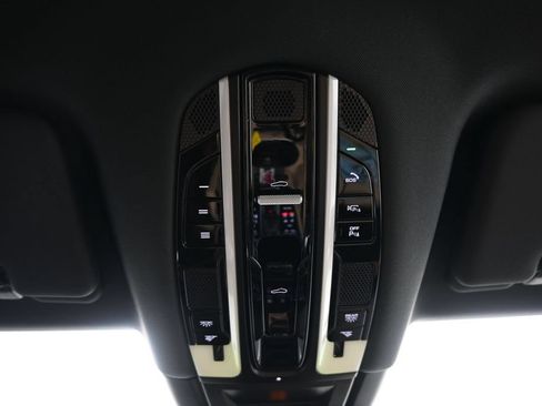 Used 2022 Porsche Cayenne Platinum Edition AWD/4WD image 29