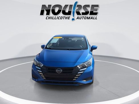 Used 2024 Nissan Versa SV FWD image 3
