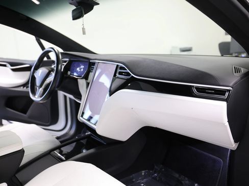 Used 2016 Tesla Model X Performance AWD/4WD image 42