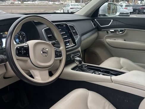 Used 2020 Volvo XC90 T6 Momentum image 15