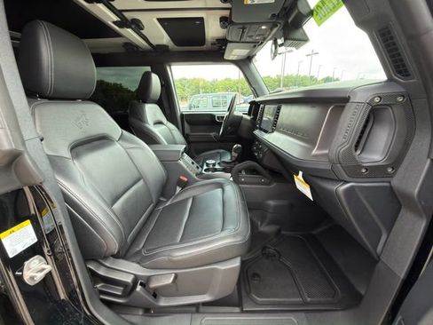 Used 2025 Ford Bronco Badlands w/ Sasquatch Package AWD/4WD image 11