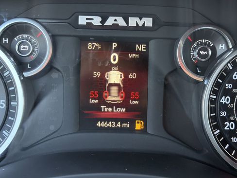 Used 2024 RAM 2500 Big Horn image 32