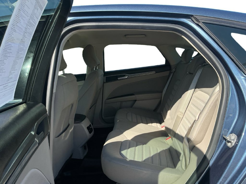 Used 2018 Ford Fusion SE w/ Fusion SE Technology Package FWD image 21