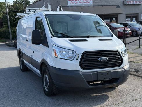 Used 2017 Ford Transit 150 130 Low Roof RWD image 3