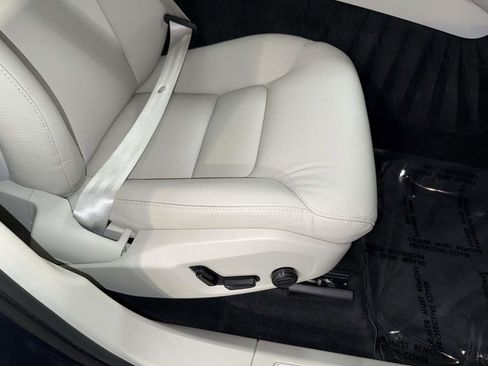 Used 2023 Volvo XC60 B5 Core w/ Climate Package FWD image 15
