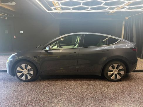 Used 2021 Tesla Model Y Long Range AWD/4WD image 4