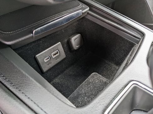 Used 2022 Cadillac XT4 Premium Luxury w/ Safety Alert Package image 31