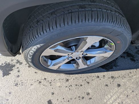 New 2026 Jeep Grand Cherokee Limited image 9