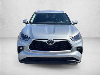 Certified 2025 Toyota Highlander XLE video 2