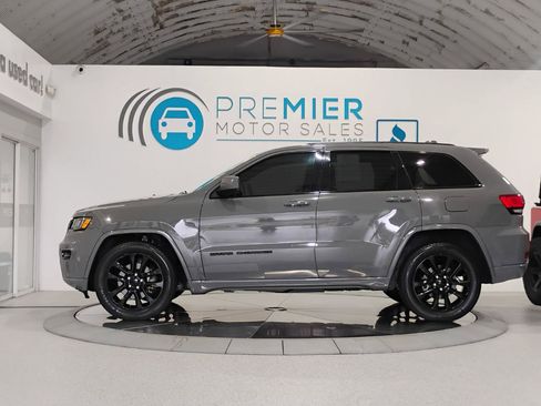 Used 2021 Jeep Grand Cherokee Laredo X RWD image 4
