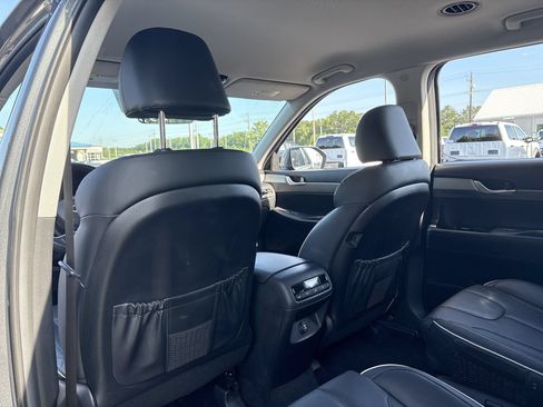Used 2025 Hyundai Palisade SEL FWD image 18