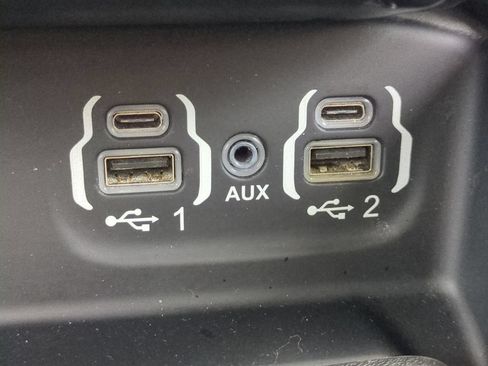 Used 2022 RAM 1500 Laramie AWD/4WD image 25