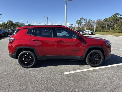New 2026 Jeep Compass Latitude image 2