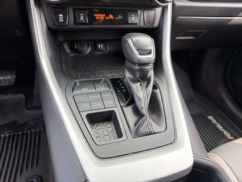Used 2019 Toyota RAV4 XLE Premium w/ Cold Weather Package AWD/4WD image 14