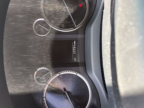 Used 2023 Lexus GX 460 Premium w/ Premium Package image 2