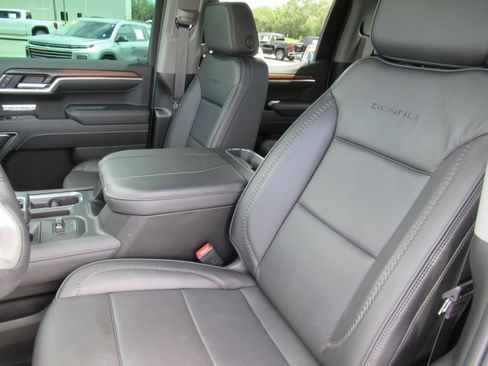 Used 2026 GMC Sierra 1500 Denali AWD/4WD image 22