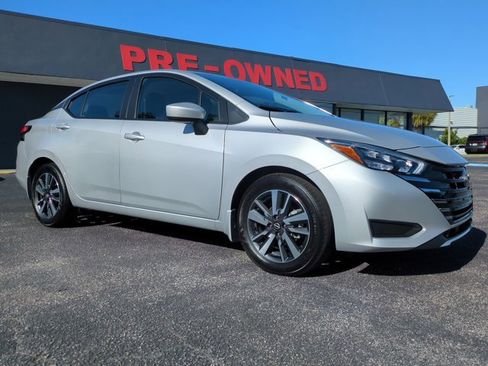 Used 2025 Nissan Versa SV w/ Trunk Package image 2