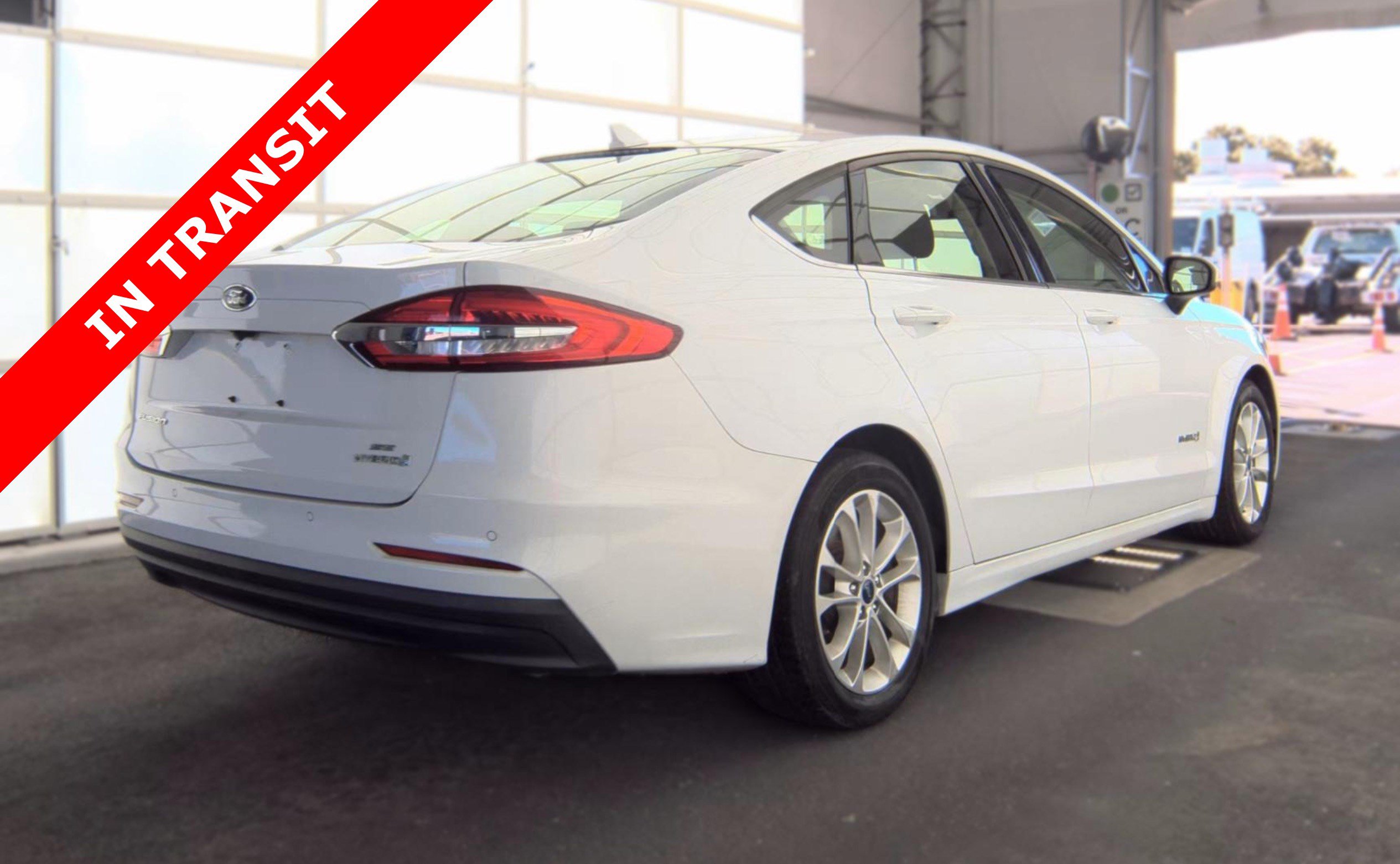 Used 2019 Ford Fusion SE FWD image 4