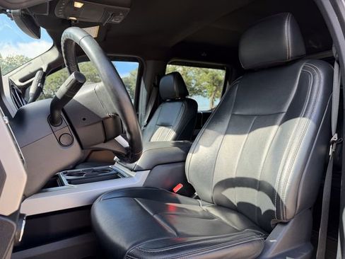 Used 2022 Ford F250 Lariat w/ Lariat Ultimate Package AWD/4WD image 12