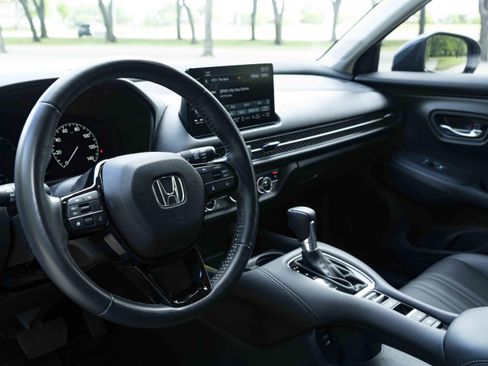Used 2024 Honda HR-V EX-L image 16